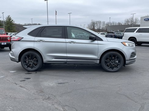New 2024 Ford Edge SE w/ Black Appearance Package image 6