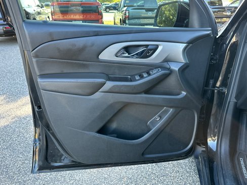 Used 2020 Chevrolet Traverse LT image 10