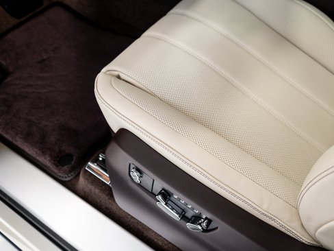 New 2025 Bentley Bentayga image 12
