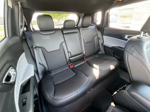 New 2025 Jeep Compass Latitude image 19