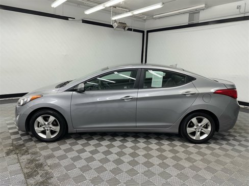 Used 2013 Hyundai Elantra GLS w/ Preferred Pkg image 2