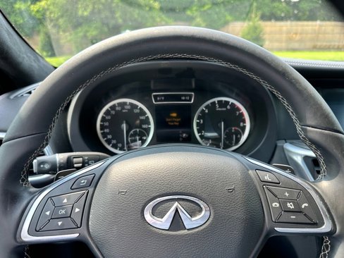 Used 2017 INFINITI QX30 Premium w/ Navigation Package image 26