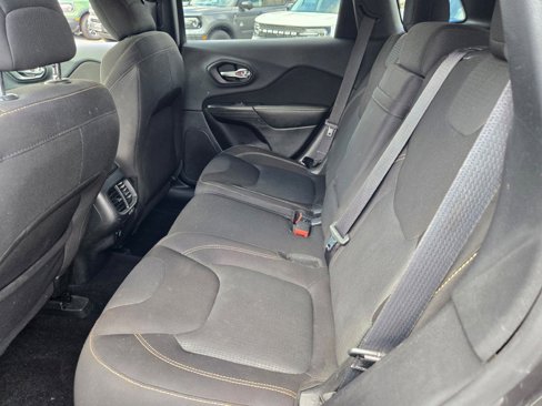 Used 2016 Jeep Cherokee Latitude w/ Safety/Convenience Group image 15