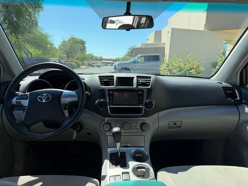 Used 2013 Toyota Highlander Plus image 16