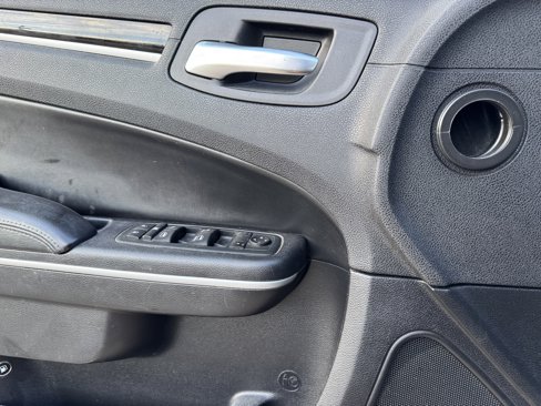 Used 2019 Chrysler 300 S image 22