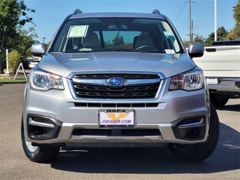 Used 2017 Subaru Forester 2.5i Premium w/ All-Weather Package image 3
