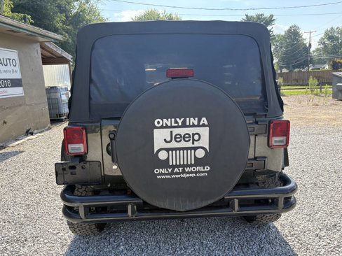 Used 2015 Jeep Wrangler Unlimited Sahara w/ Dual Top Group image 8