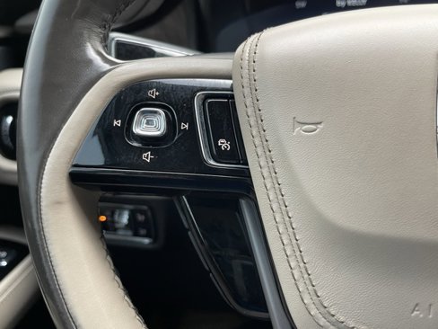 Used 2020 Lincoln Aviator Reserve w/ Equipment Group 201A image 16