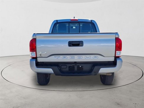 Used 2016 Toyota Tacoma SR image 6