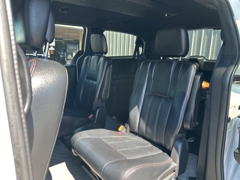 Used 2019 Dodge Grand Caravan GT image 12