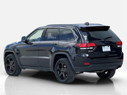 Used 2018 Jeep Grand Cherokee Laredo image 5