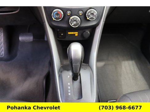 Used 2019 Chevrolet Trax LT w/ Sun & Sound Package image 12