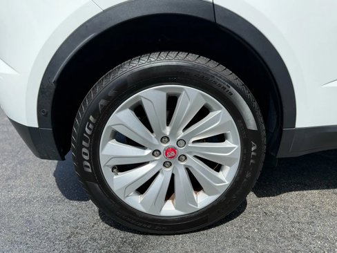 Used 2018 Jaguar E-PACE SE image 32