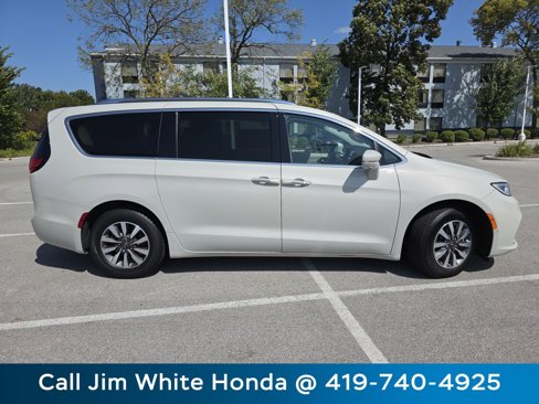 Used 2021 Chrysler Pacifica Touring-L w/ Premium & Safety Sphere Group image 19