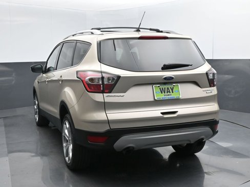 Used 2017 Ford Escape Titanium image 4