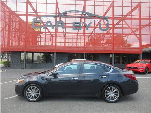 Used 2018 Nissan Altima 2.5 SV image 2