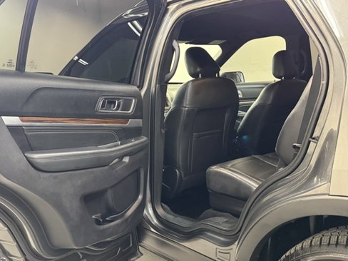 Used 2019 Ford Explorer Limited w/ Class III Trailer Tow Package image 26