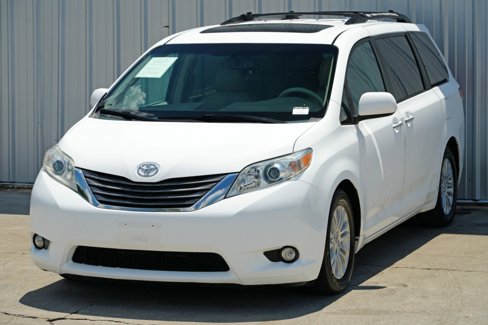 Used 2011 Toyota Sienna XLE image 46