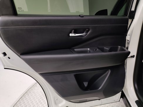 Used 2022 Nissan Pathfinder Platinum w/ Cargo Package image 27