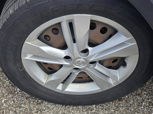 Used 2019 Nissan Kicks S image 29