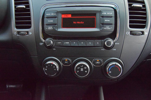 Used 2017 Kia Forte LX image 28