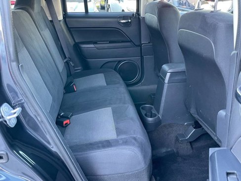 Used 2014 Jeep Patriot Latitude image 12