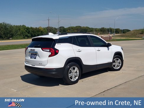 Used 2023 GMC Terrain SLE w/ Driver Convenience Package image 13