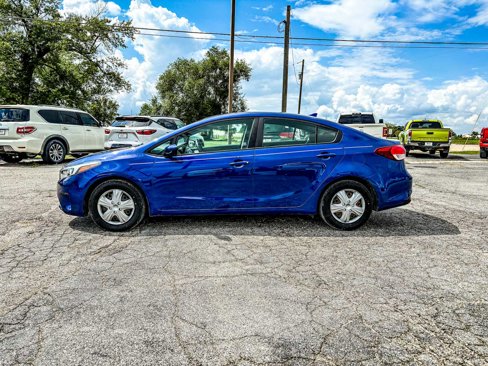 Used 2017 Kia Forte LX image 4