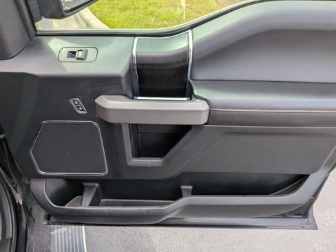 Used 2019 Ford F150 Platinum w/ Equipment Group 701A Luxury image 41