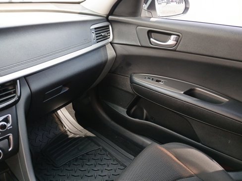 Used 2020 Kia Optima LX image 33