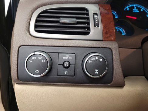 Used 2012 Chevrolet Suburban LTZ image 29