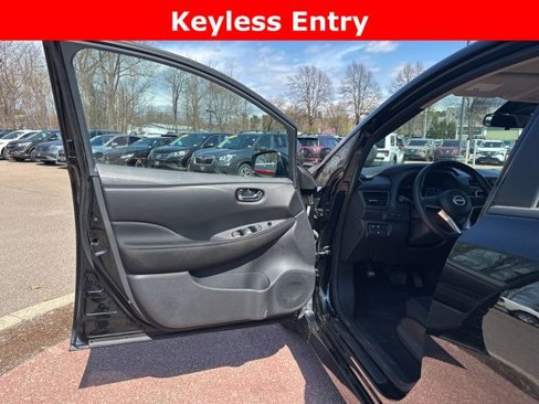 Used 2024 Nissan Leaf S image 11