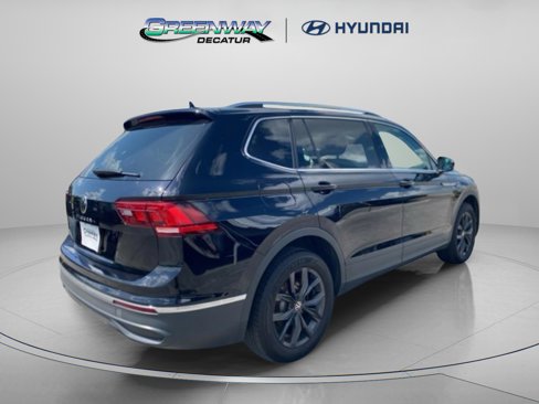 Used 2024 Volkswagen Tiguan SE image 10