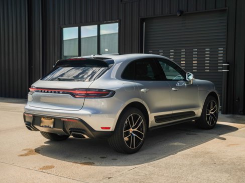 Certified 2025 Porsche Macan image 9