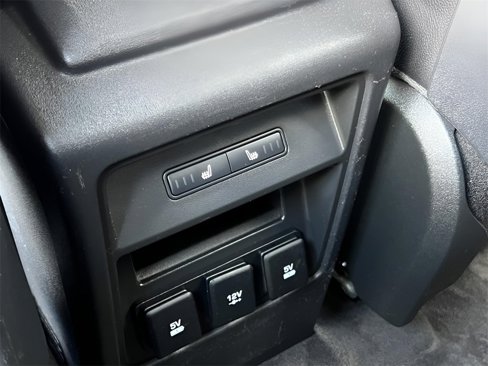 Used 2019 Land Rover Discovery Sport SE image 19