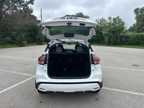 Used 2023 Nissan Kicks SR image 29
