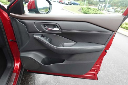Used 2022 Nissan Rogue SV w/ SV Premium Package image 28