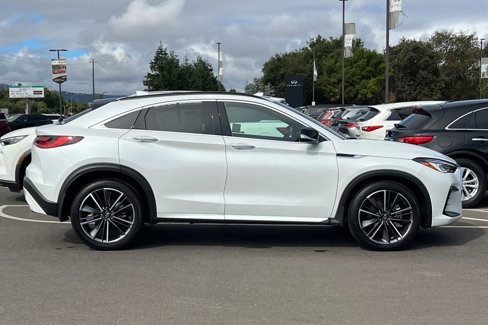 Used 2025 INFINITI QX55 Luxe w/ Cargo Package image 3