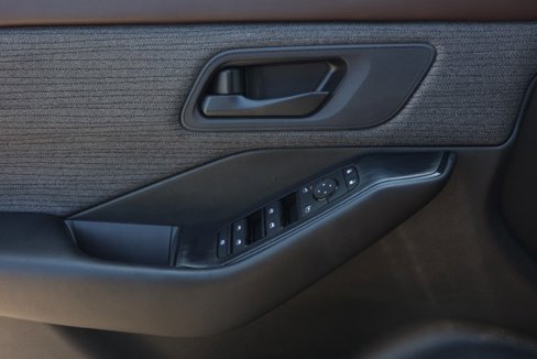 Used 2023 Nissan Rogue S image 24