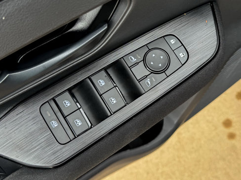 Used 2025 Nissan Kicks S image 24