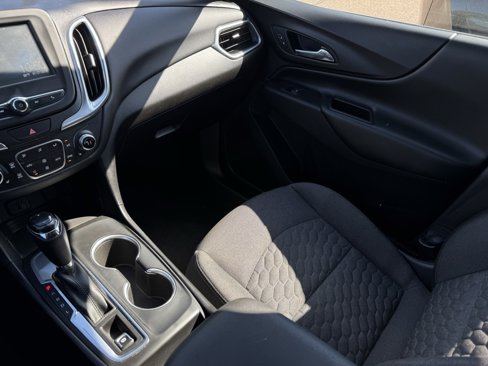Used 2018 Chevrolet Equinox LT image 16