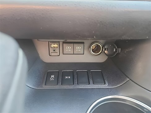 Used 2017 Toyota Highlander Plus image 40
