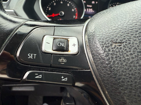 Used 2019 Volkswagen Tiguan SE w/ Panoramic Sunroof Package image 27
