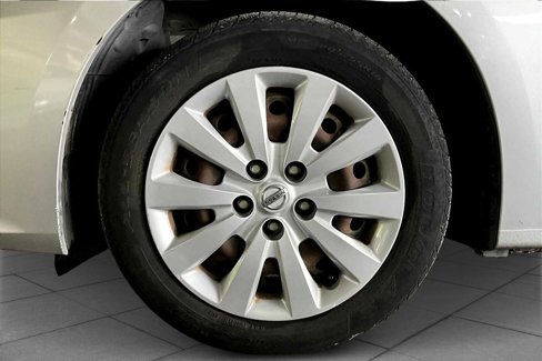 Used 2017 Nissan Sentra SV image 9
