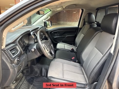 Used 2017 Nissan Titan S image 14