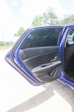 Used 2023 Hyundai Elantra Blue image 18