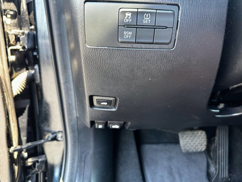 Used 2015 MAZDA MAZDA3 i Touring w/ Technology Package image 30