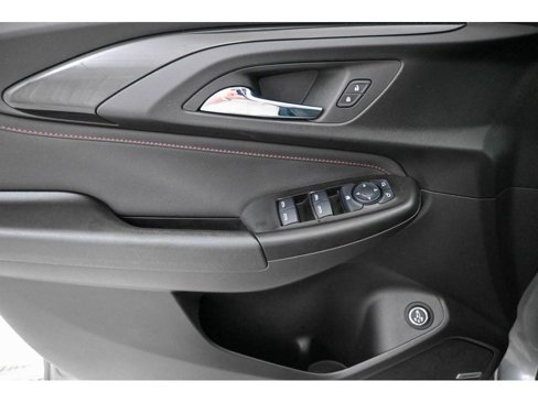 Used 2023 Chevrolet TrailBlazer RS w/ Sun and Liftgate Package image 27