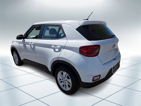 Used 2024 Hyundai Venue SE image 7