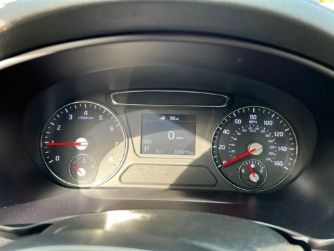 Used 2019 Kia Sorento L image 12